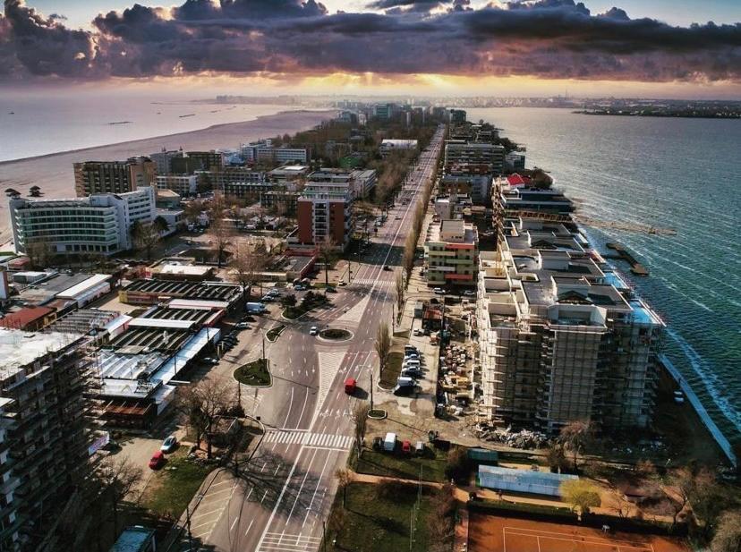 Sea Escape Apartment Mamaia Esterno foto